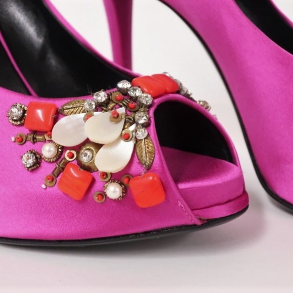 NEW Roger Vivier Pump Fuchsia Embellished Satin - Picture 5 of 8